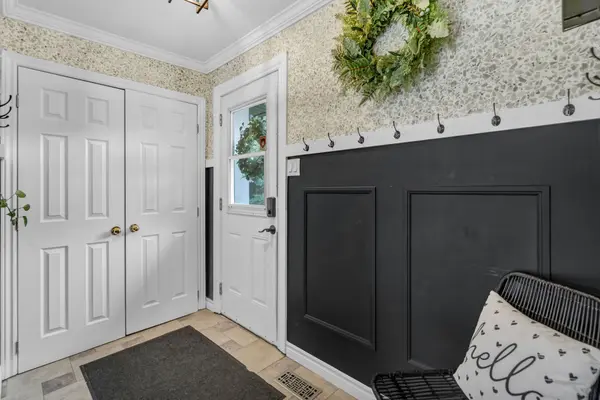 69 Sandra DR, Georgina, ON L0E 1R0