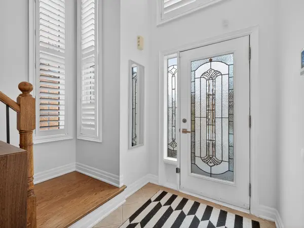 11 Bestview CRES, Vaughan, ON L6A 3S8