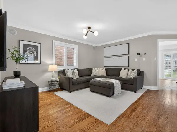 11 Bestview CRES, Vaughan, ON L6A 3S8