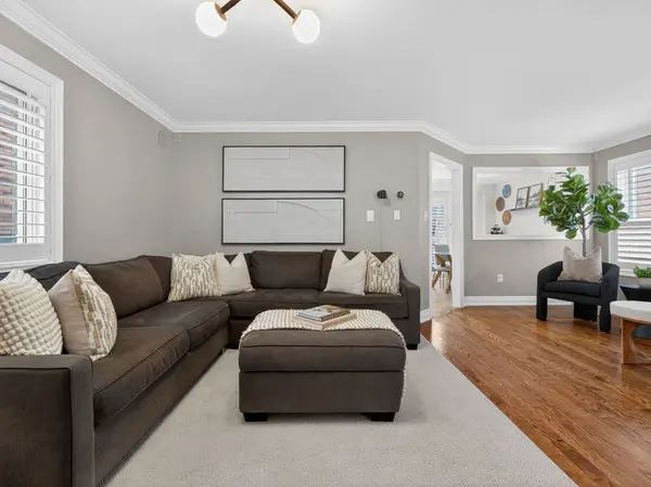 11 Bestview CRES, Vaughan, ON L6A 3S8