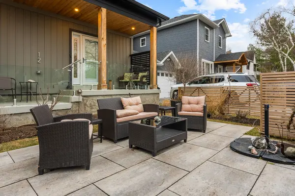 12 Frankfort GRV, Georgina, ON L0E 1L0