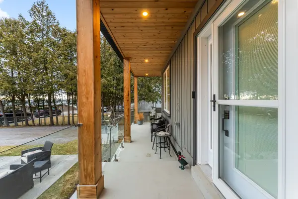 12 Frankfort GRV, Georgina, ON L0E 1L0