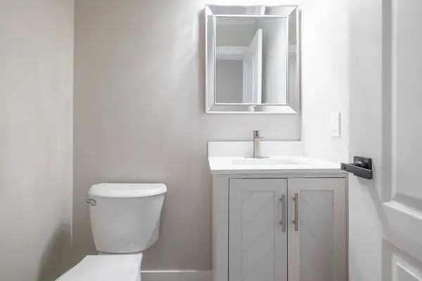 20 Kelly PL, Barrie, ON L4N 8N2