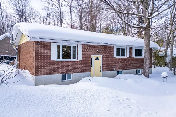 3304 Goldstein RD, Severn, ON L0K 2B0