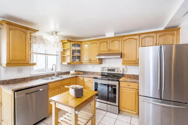 24 Laurie CRES, Barrie, ON L4M 6C7