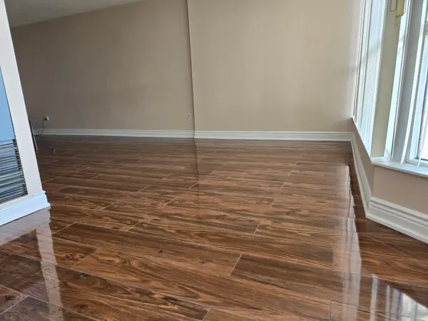 3 Rowntree RD #607, Toronto W10, ON M9V 5G8