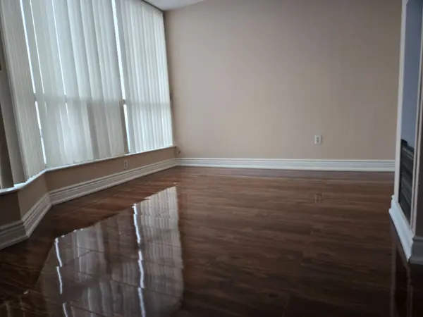 3 Rowntree RD #607, Toronto W10, ON M9V 5G8