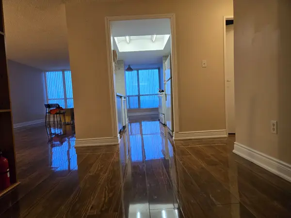 3 Rowntree RD #607, Toronto W10, ON M9V 5G8