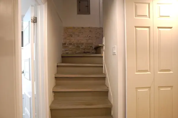 285 Willard AVE #Lower, Toronto W02, ON M6S 3R1