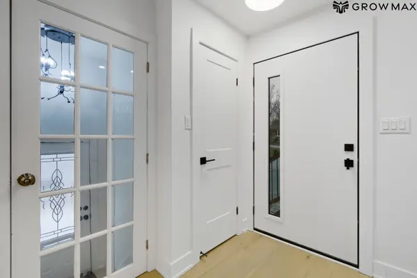 1328 Bunnell DR, Burlington, ON L7P 2E1