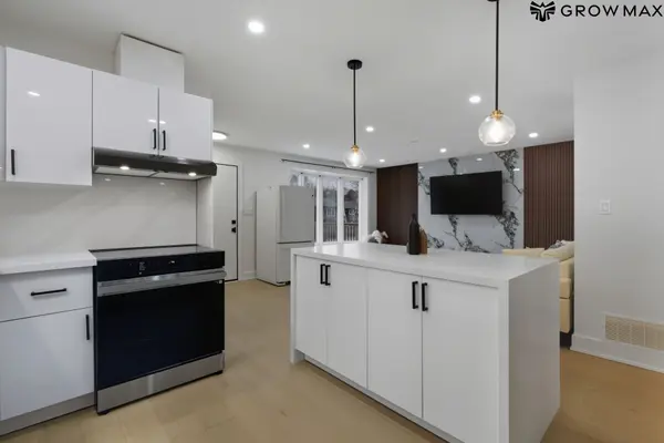 1328 Bunnell DR, Burlington, ON L7P 2E1