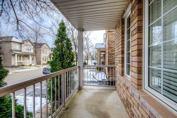 2258 Seton CRES, Burlington, ON L7L 6Y4