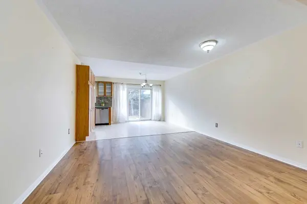 2258 Seton CRES, Burlington, ON L7L 6Y4