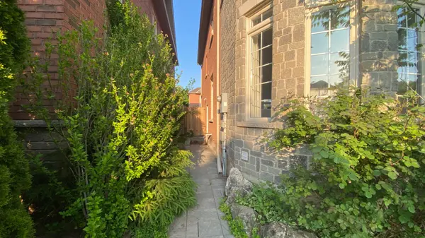 3384 Springflower WAY #3384, Oakville, ON L6L 6V1