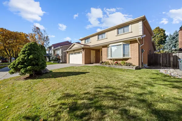 1745 Saltdene TER, Mississauga, ON L4W 2E3