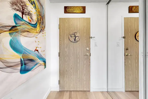 1360 Rathburn RD E #206, Mississauga, ON L4W 4H4