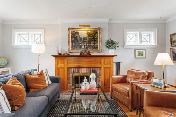 50 Thornhill AVE, Toronto W02, ON M6S 4C5