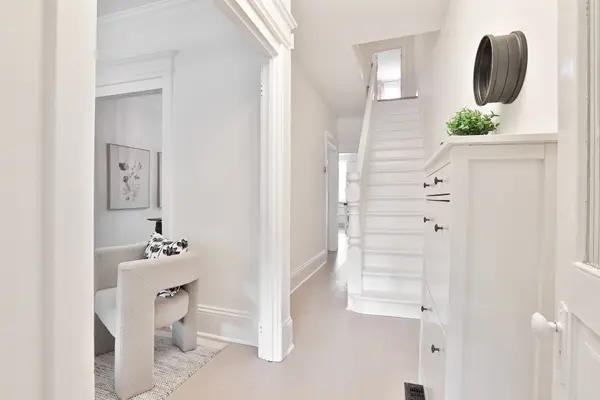 560 Gladstone AVE, Toronto W02, ON M6H 3J2