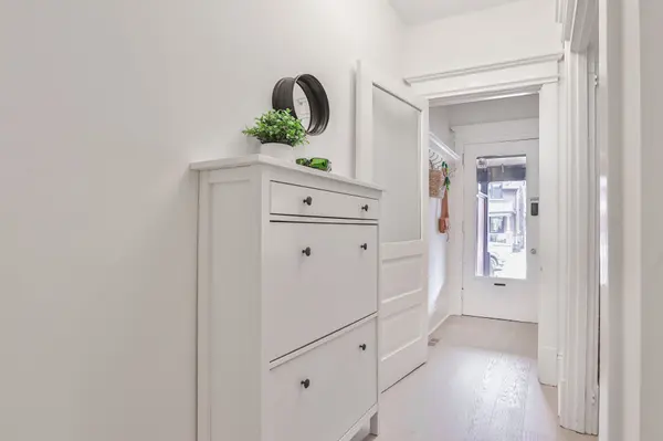 560 Gladstone AVE, Toronto W02, ON M6H 3J2