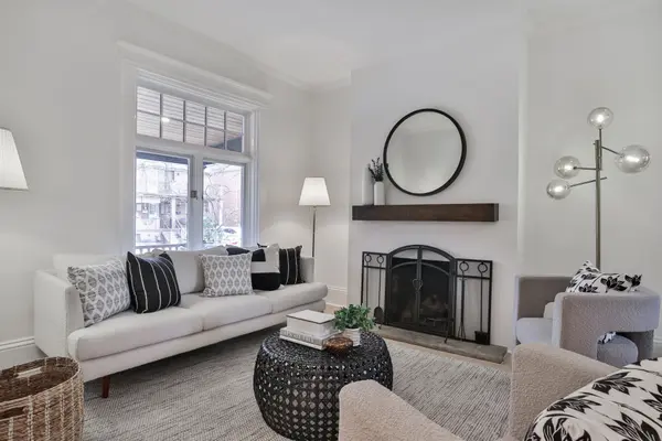 560 Gladstone AVE, Toronto W02, ON M6H 3J2