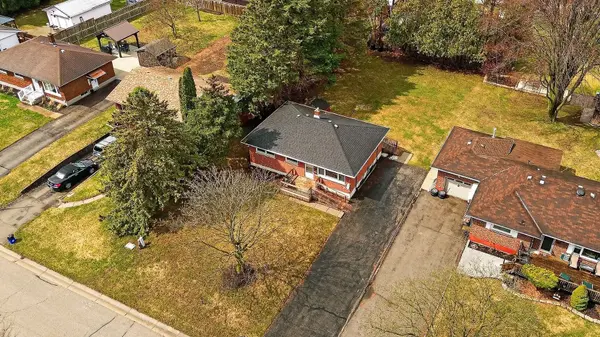 10 Chisholm DR, Ingersoll, ON N5C 2C4