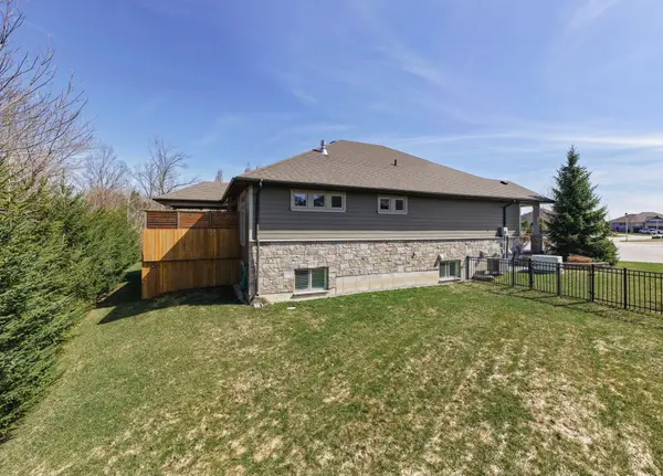 46 Erin PL, Lambton Shores, ON N0M 1T0