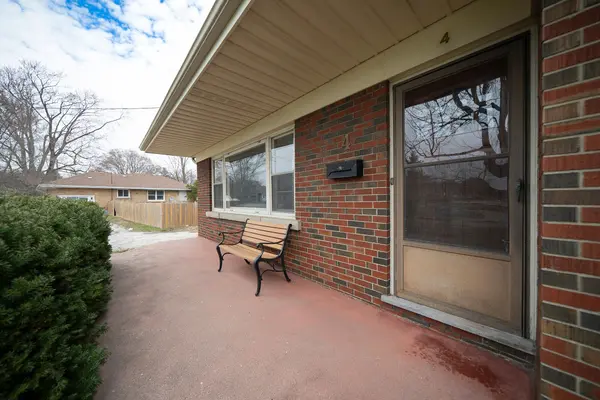 4 Lynnwood DR, Brantford, ON N3S 6S1