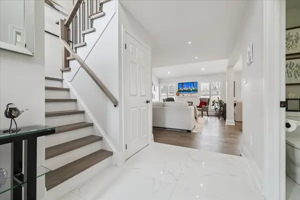 230 Appleby RD, Hamilton, ON L9G 2V7