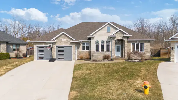 7133 Muskoka TRL, Plympton-wyoming, ON N0N 1E0