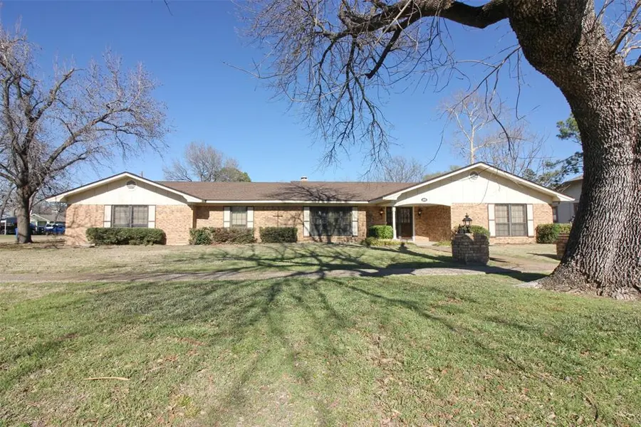 400 S Fordyce Street, Blooming Grove, TX 76626