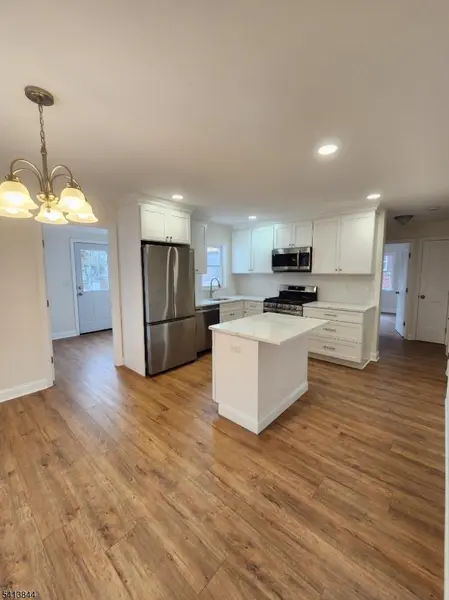 34 Scott Ave, Sayreville Boro, NJ 08879