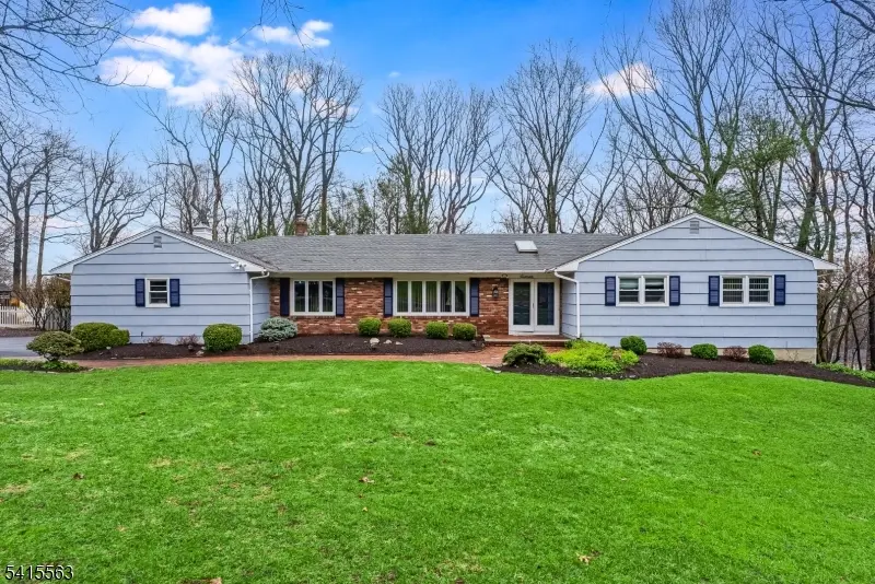 11 Wood Dr, Parsippany-troy Hills Twp., NJ 07950