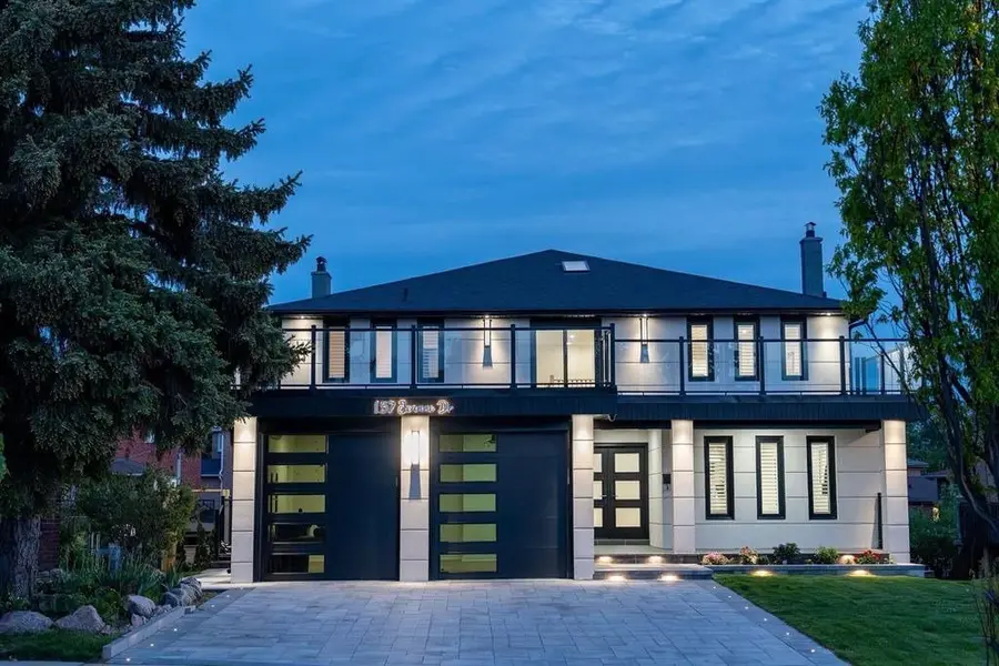 157 Jeanne DR, Vaughan, ON L4L 1X8