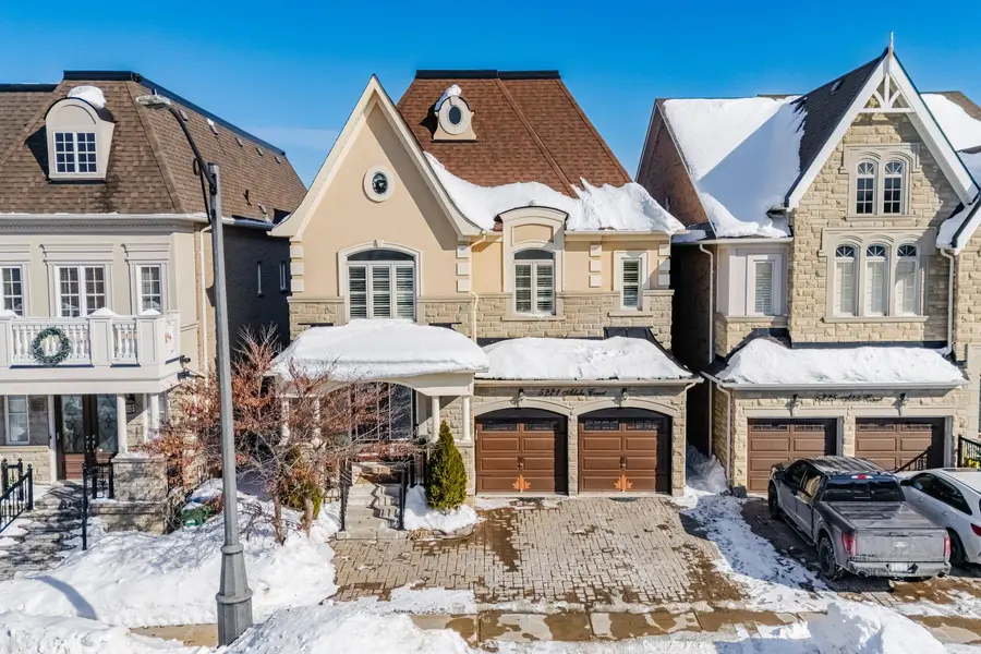 5221 Adobe CT, Mississauga, ON L5M 0K8