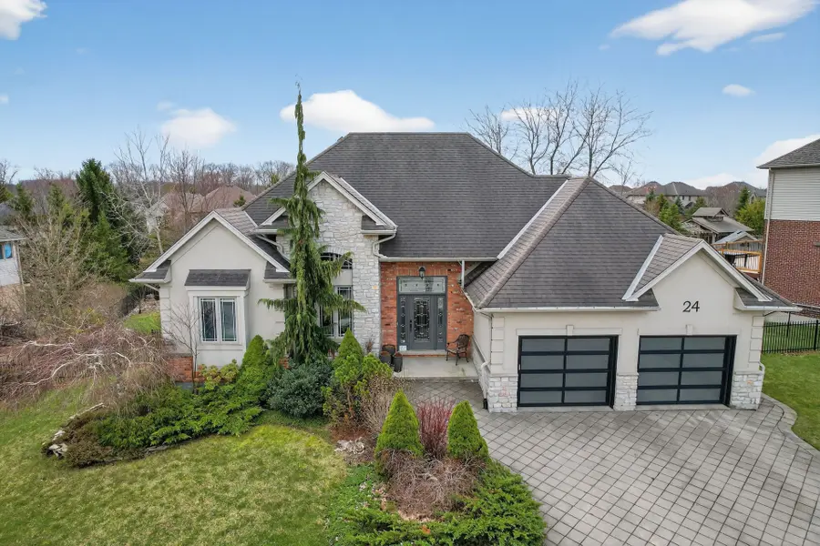 24 Earlscourt TER, Middlesex Centre, ON N0L 1R0