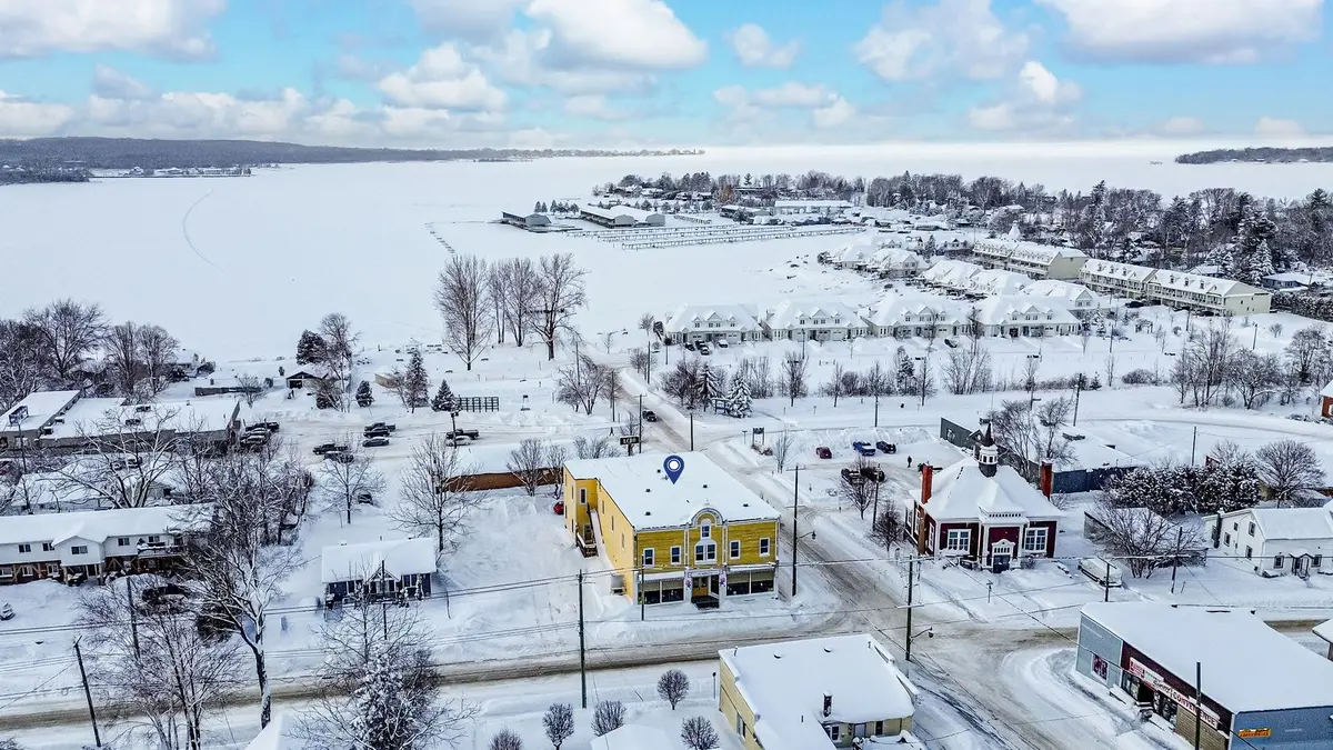 154 William ST #Main, Tay, ON L0K 2A0