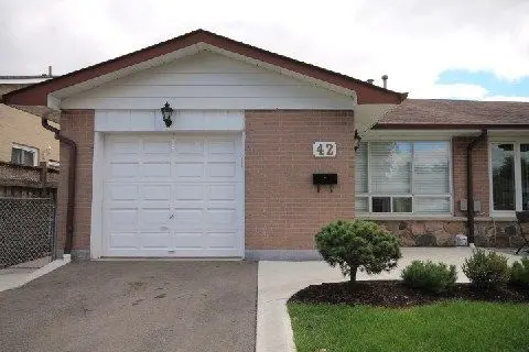 42 Wilton DR, Brampton, ON L6W 3A1
