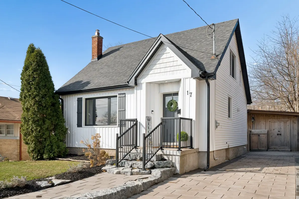 17 Barclay AVE, Kitchener, ON N2M 4B2