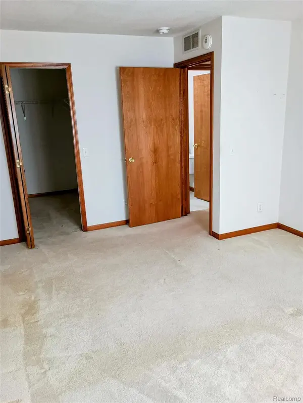 2246 Touchdown CT #1, Ypsilanti, MI 48197