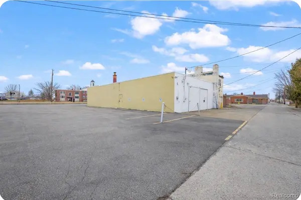 3168 Fort ST, Lincoln Park, MI 48146