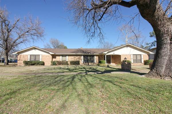 400 S Fordyce Street, Blooming Grove, TX 76626