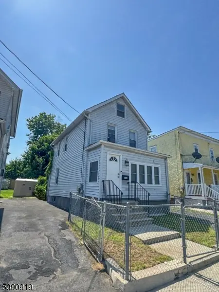 808 E 3rd St, Plainfield City, NJ 07062