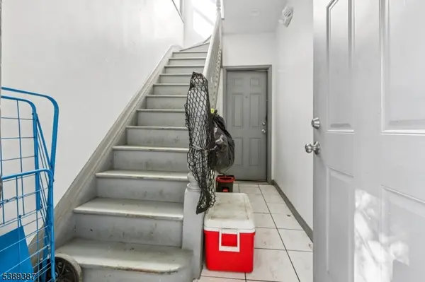 99 Alexander St, Newark City, NJ 07106