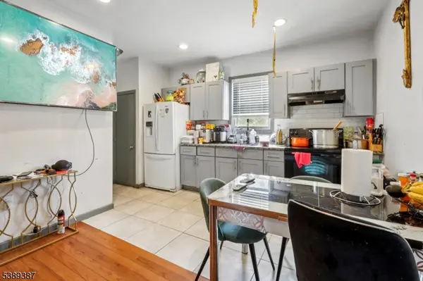 99 Alexander St, Newark City, NJ 07106