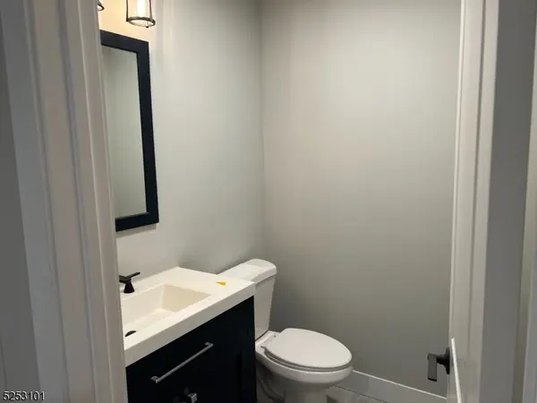 338 Lincoln Ave, Elmwood Park Boro, NJ 07407