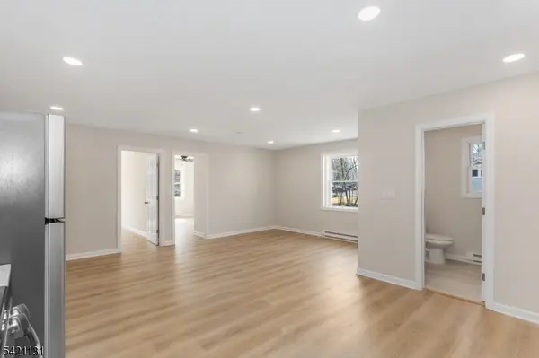 127 Main St #2B, Bloomingdale Boro, NJ 07403