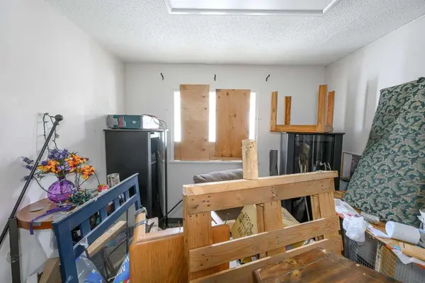 9725 100 AVE, Grande Prairie, AB T8V0T5