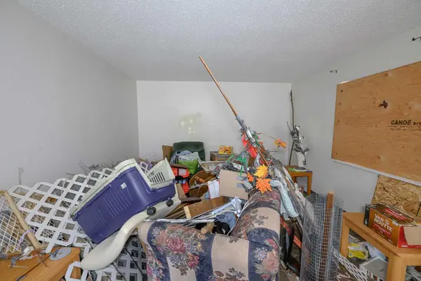 9725 100 AVE, Grande Prairie, AB T8V0T5