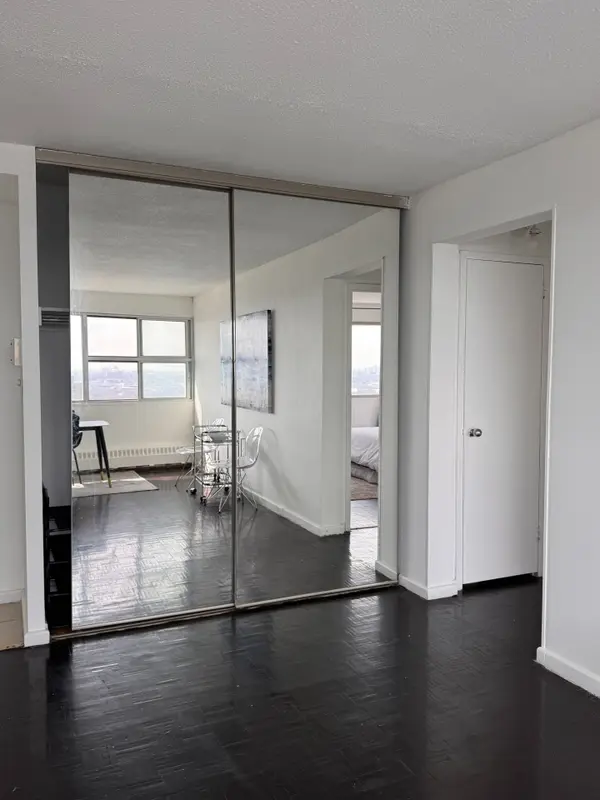 715 Don Mills RD #2405, Toronto C11, ON M3C 1S5