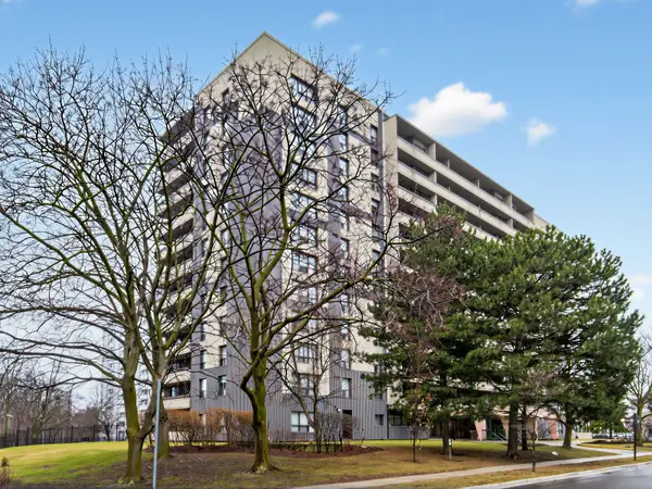 100 Canyon AVE #905, Toronto C06, ON M3H 5T9